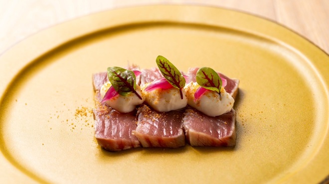 Osteria Da Boo. - 料理写真:本マグロの軽い炭の香り