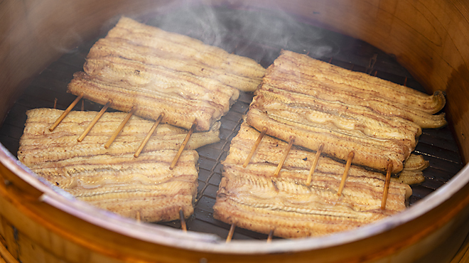 うなぎ処 古賀  - メイン写真:和セイロを使用した蒸し