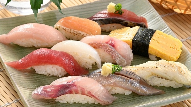 Sushi Uogashi Nihonichi - メイン写真: