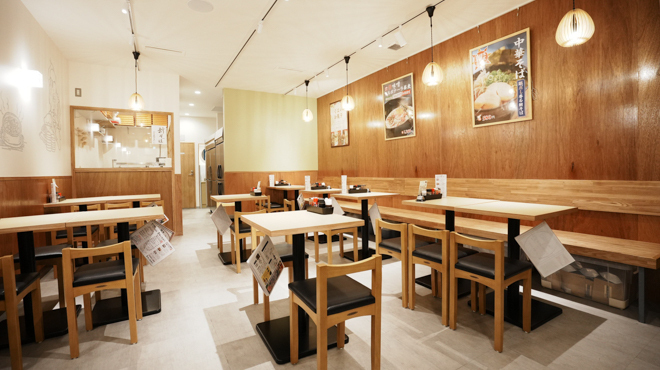 るちん製麺所 - メイン写真:テーブル