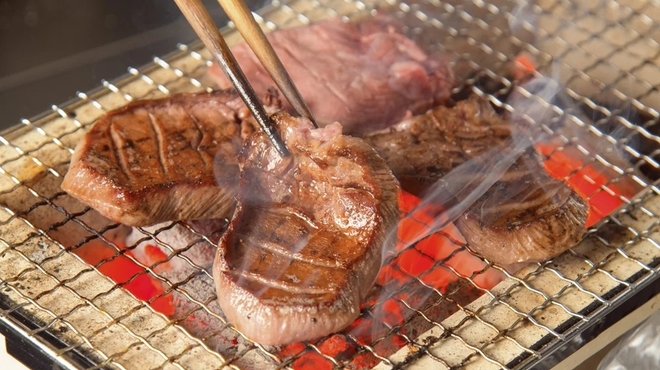 炭焼き肉と土鍋ご飯 大衆居酒屋 たん助 - メイン写真: