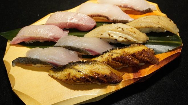 Kaiten Toyama Zushi - 料理写真: