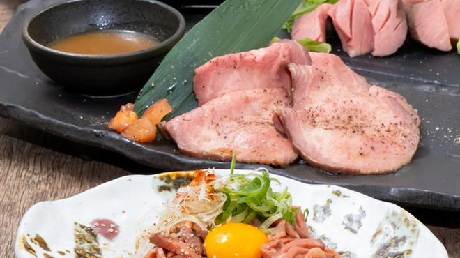 Taishuu Yakiniku Ando Horumon Ushiyoshi - メイン写真: