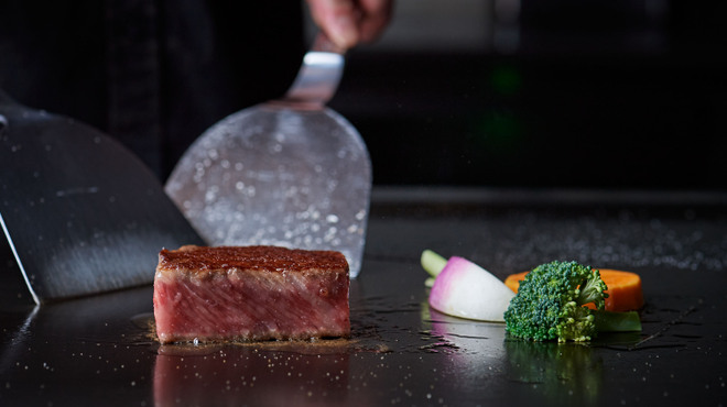 鉄板焼さざん - メイン写真: