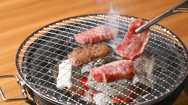 Motsunabe Yakiniku Iwami - メイン写真: