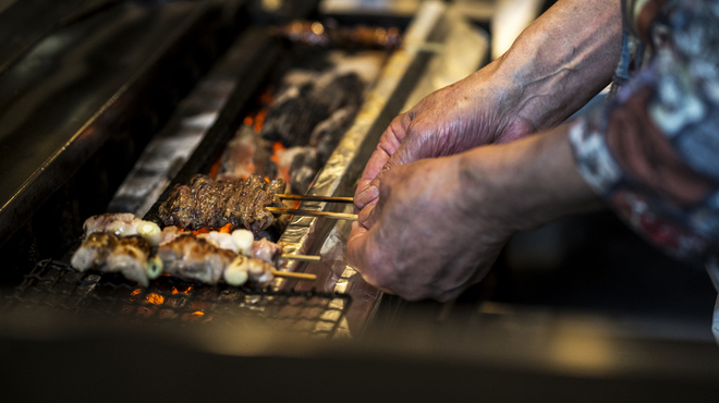 本通 地鶏 居酒屋 作 - メイン写真: