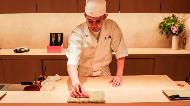 Ginza Sushi Yuu - メイン写真: