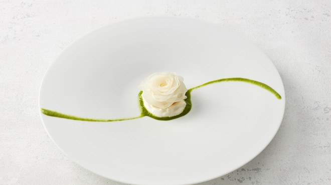 UNE IMMERSION - 料理写真:スミイカとカブの薔薇