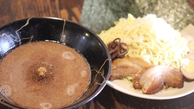 Nagahama Ramen - 料理写真:つけ麵！正油とみそがあります