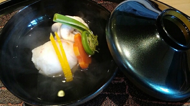 山善 - 料理写真:ズワイガニの真丈、白子