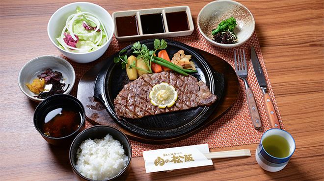 名産松阪肉料理 肉の松阪 - メイン写真:ロースステーキ定食