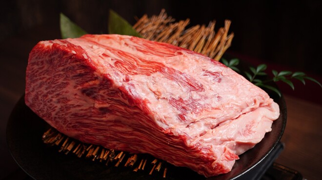 黒毛和牛焼肉 白か黒 - メイン写真:
