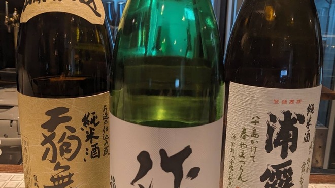 Shinnamiya - ドリンク写真:日本酒天狗舞800円
                    浦霞770円
                    作(ザク)1320円