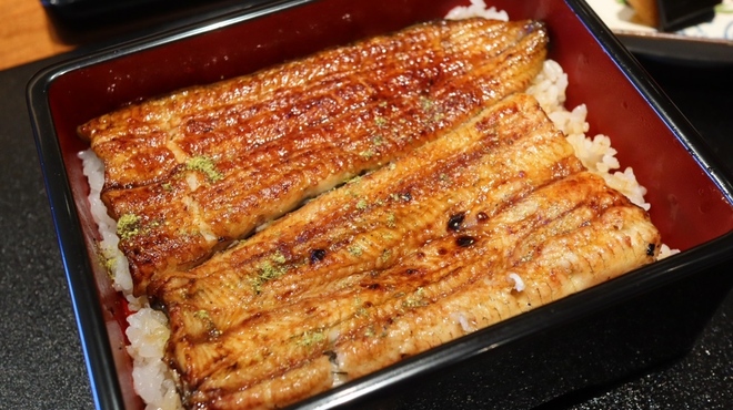 日本橋 鰻 伊勢定 蓮 - 料理写真:■鰻重膳　蓮華　¥9.900
  ・鰻重（国内産活鰻使用）
  ・肝吸い
  ・香の物