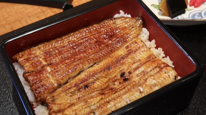 日本橋 鰻 伊勢定 蓮 - 料理写真:■鰻重膳　蓮華　¥9.900
  ・鰻重（国内産活鰻使用）
  ・肝吸い
  ・香の物