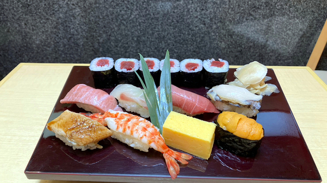 Nihombashi Sushi Tetsu - 料理写真:特上にぎり