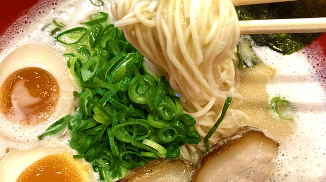 泡系しおとんこつラーメン べらしお - メイン写真: