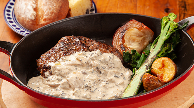 cafe dining TAMAKIYA - メイン写真:ハンバーグ ポルチーニ茸とマッシュルームのソースと有機野菜のグリル