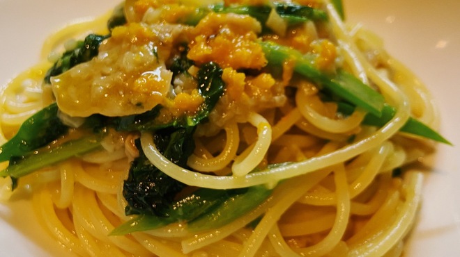 MOBS FELLAS - 料理写真:ハマグリと菜の花のスパゲティー。期間限定メニュです。