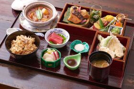 酒と二十四節気料理 きのえね omoya - 料理写真:春慶箱盛り膳