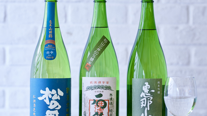 yanaken boo - ドリンク写真:全国から厳選した日本酒がグラス10種類。