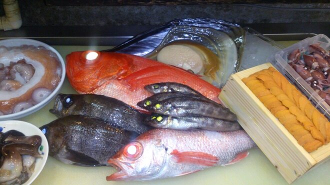 味彩山久 - 料理写真:新鮮な食材を、お好みに合わせて調理する「割烹スタイル」