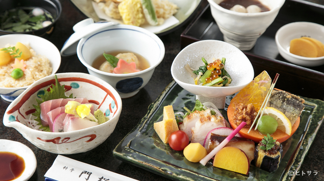 Kadomatsu - 料理写真:季節の贅沢小懐石