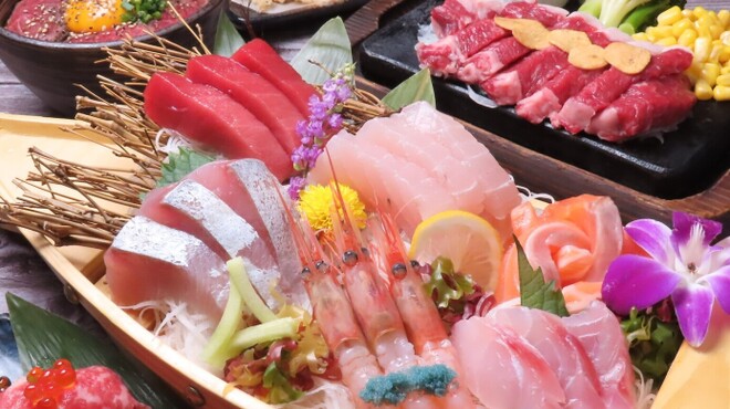 海鮮と炭火鶏のお店 うちわ - メイン写真: