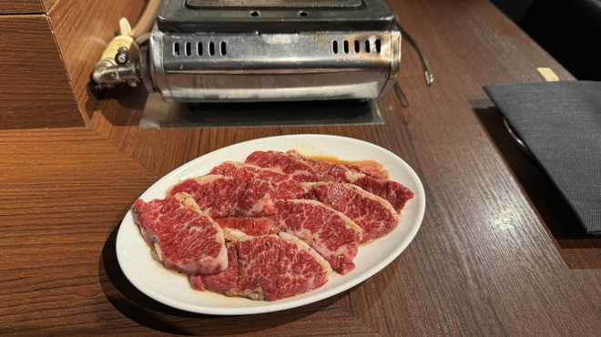 カウンター焼肉 ふかみ - メイン写真: