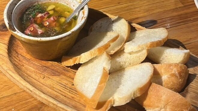 ビストロ  TOMO - 料理写真:お酒がすすむと言えばアヒージョ！