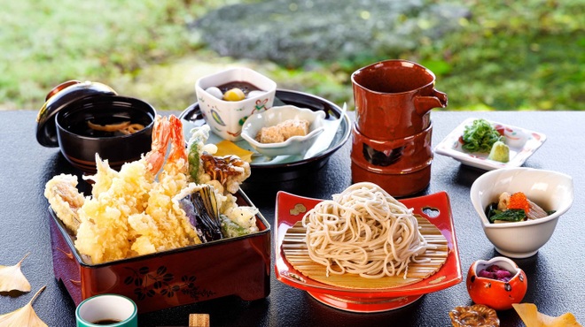 Soba Kihinkan - 料理写真:特製天重御膳