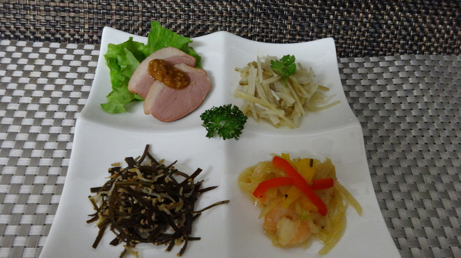 食彩工房 そばの華 - 料理写真:煎り生酢、海老マリネ、しらす昆布炒め、合鴨燻製