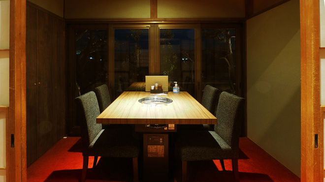 古民家焼肉 古登里 - 内観写真:テーブル個室