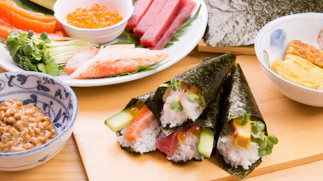 個室居酒屋 博多串焼き＆肉寿司食べ放題 ふくとら - メイン写真: