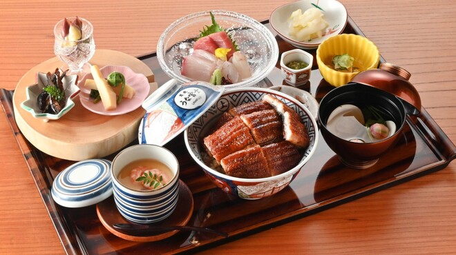 Sumiyaki Unafuji - 料理写真:上うなぎ御膳（一例）