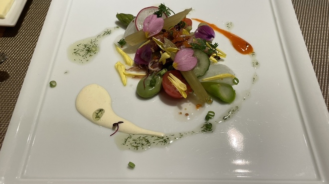 ル ポタジェ - 料理写真:グリンアスパラとホタルイカのマリネ 春の色々お野菜と共に