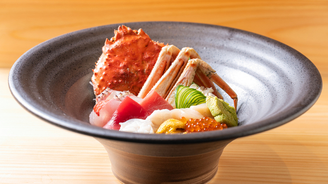 神楽坂 鮨 弥栄 - 料理写真:蟹うに海鮮丼