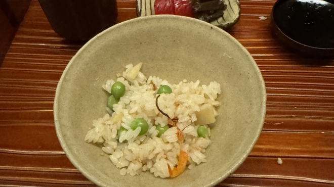 懐石 円相 - 料理写真:桜海老と筍の抱き込み｡季節の炊き込みも楽しみの一つ｡ここまでに〝溜まってしまう〟自分の胃袋のキャパが〝恨めしい〟