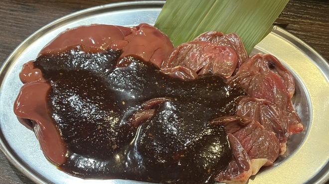 元祖あみやきどり 萬福食堂 - 料理写真:スタミナを付けるにはこれ！！肝！はつ！