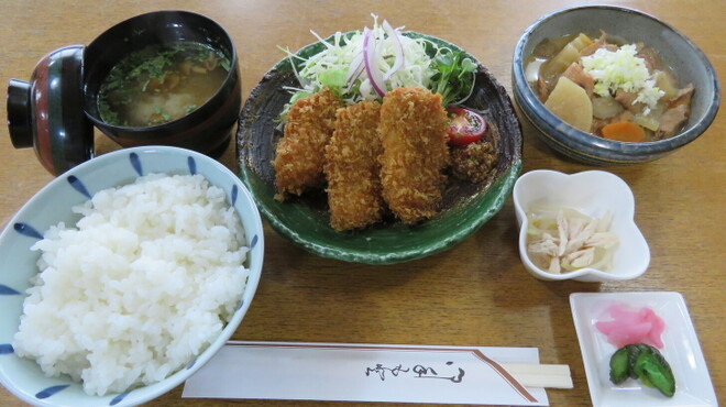 Ryotei Mikado - 料理写真:ランチ・もつチキン定食