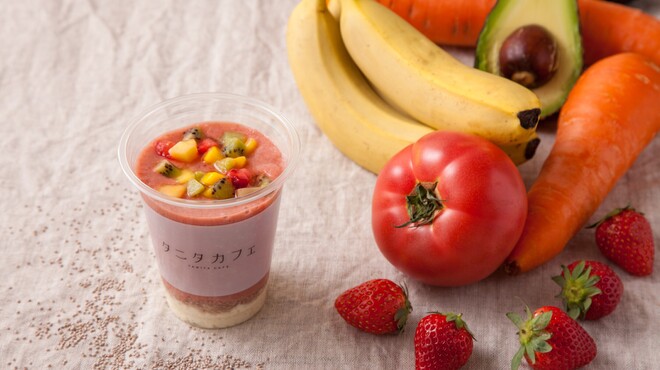 オールカフェ×タニタカフェ - ドリンク写真:苺カムージー