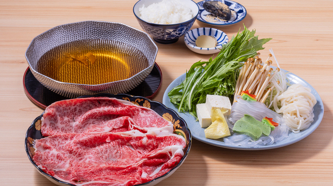 Sukiyaki Fujimoto - 料理写真:しゃぶしゃぶも人気