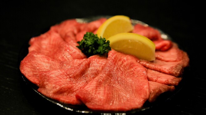 明石 焼肉処たつみや - 料理写真:上タン￥1200