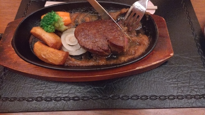 和牛ステーキ桜 - 料理写真: