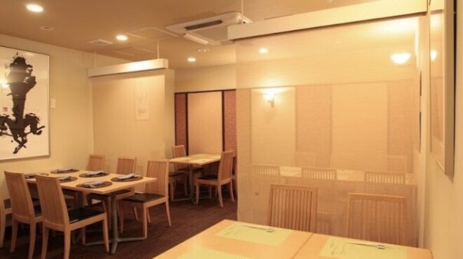 和膳 いい田 - 内観写真:落ち着いた和モダンの店内は、寛ぎの空間になっております。