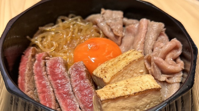 Sukiyaki Fujimoto - 料理写真:ランチ限定！ステーキ＆牛すき煮丼