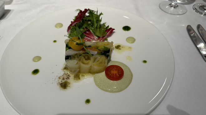 フローラ･ディ･マーレ - 料理写真:下仁田葱、春野菜、貝のプレッセ