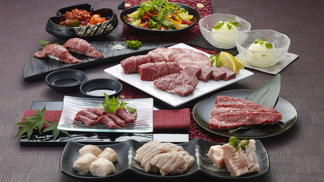 熟成ホルモン・山形牛 炭火焼肉 牛語 - メイン写真: