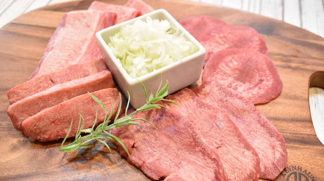 肉菜工房うしすけ - メイン写真: