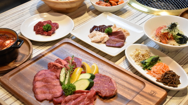 肉菜工房うしすけ - メイン写真: